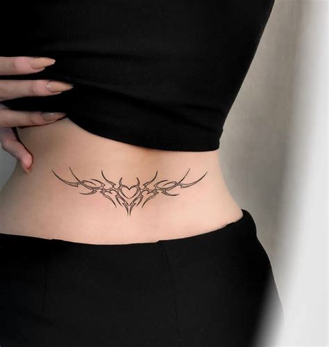 femenino tatuajes en la espalda baja|80 ideas de Tatuajes espalda baja 